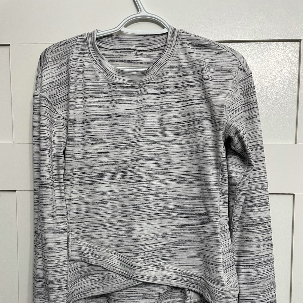 Lululemon fitted long sleeve shirt